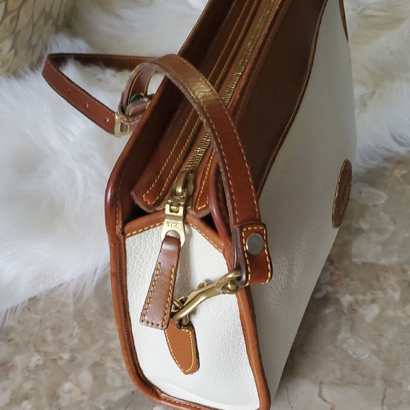 Dooney & Bourke White Leather Bag with Brown Logo - Picture 10 of 15